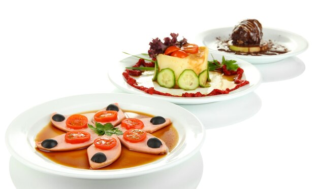 Układ trzech talerzy z jedzeniem